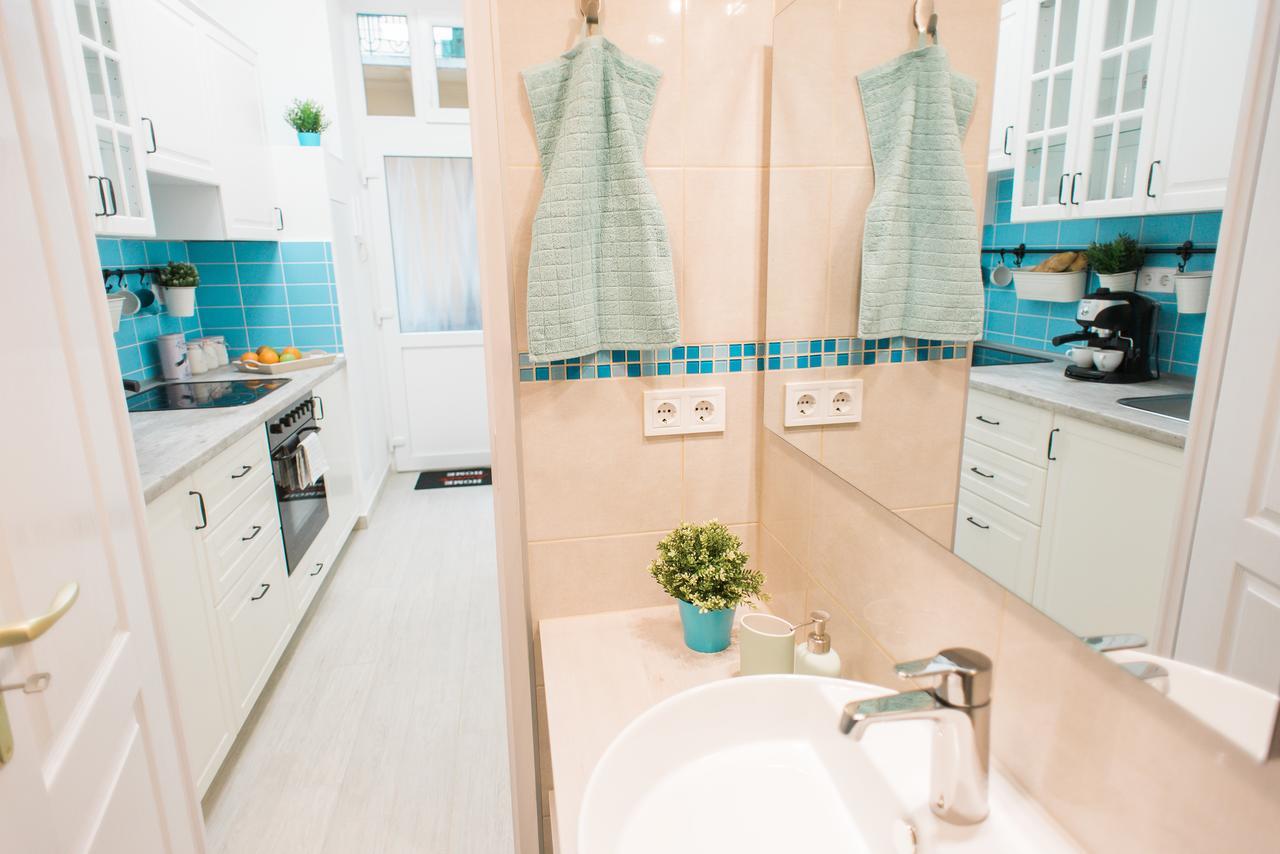 Vintage Apartment In The Center Будапеща Екстериор снимка